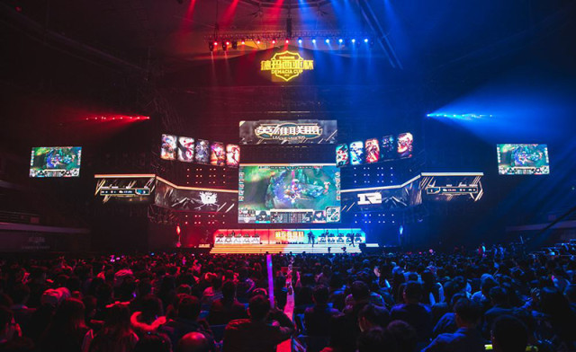 前场压迫 前场压迫